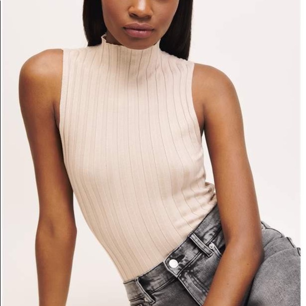 💥3/$30💥 Dynamite knit mock neck sleeveless top